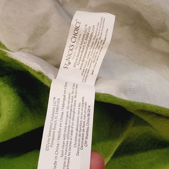 St. Nick's Choice Felt Embroidered Merry Christmas Tree Skirt 55" Diameter - Picture 7 of 7